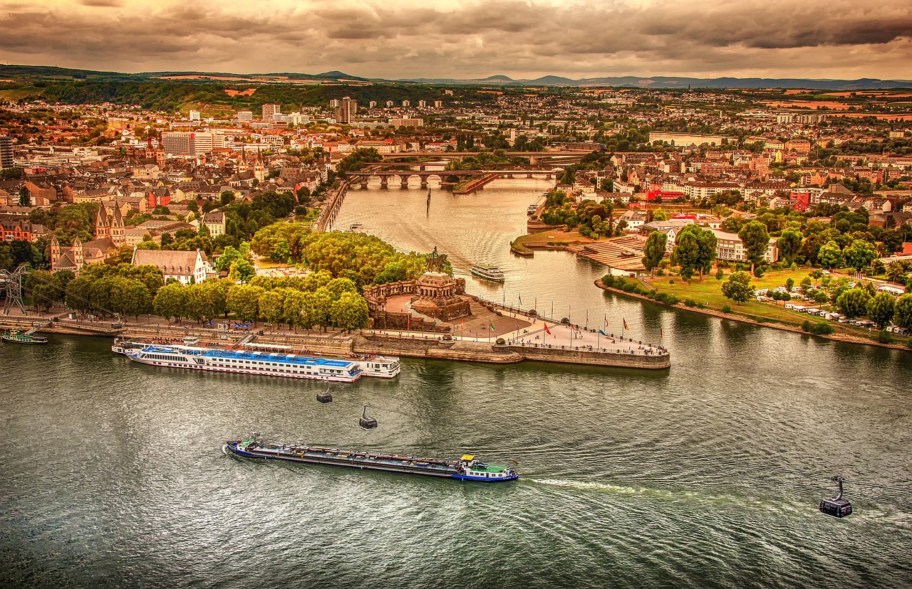 rhine river, aerial view, دوسلدولف ، Düsseldorf germany